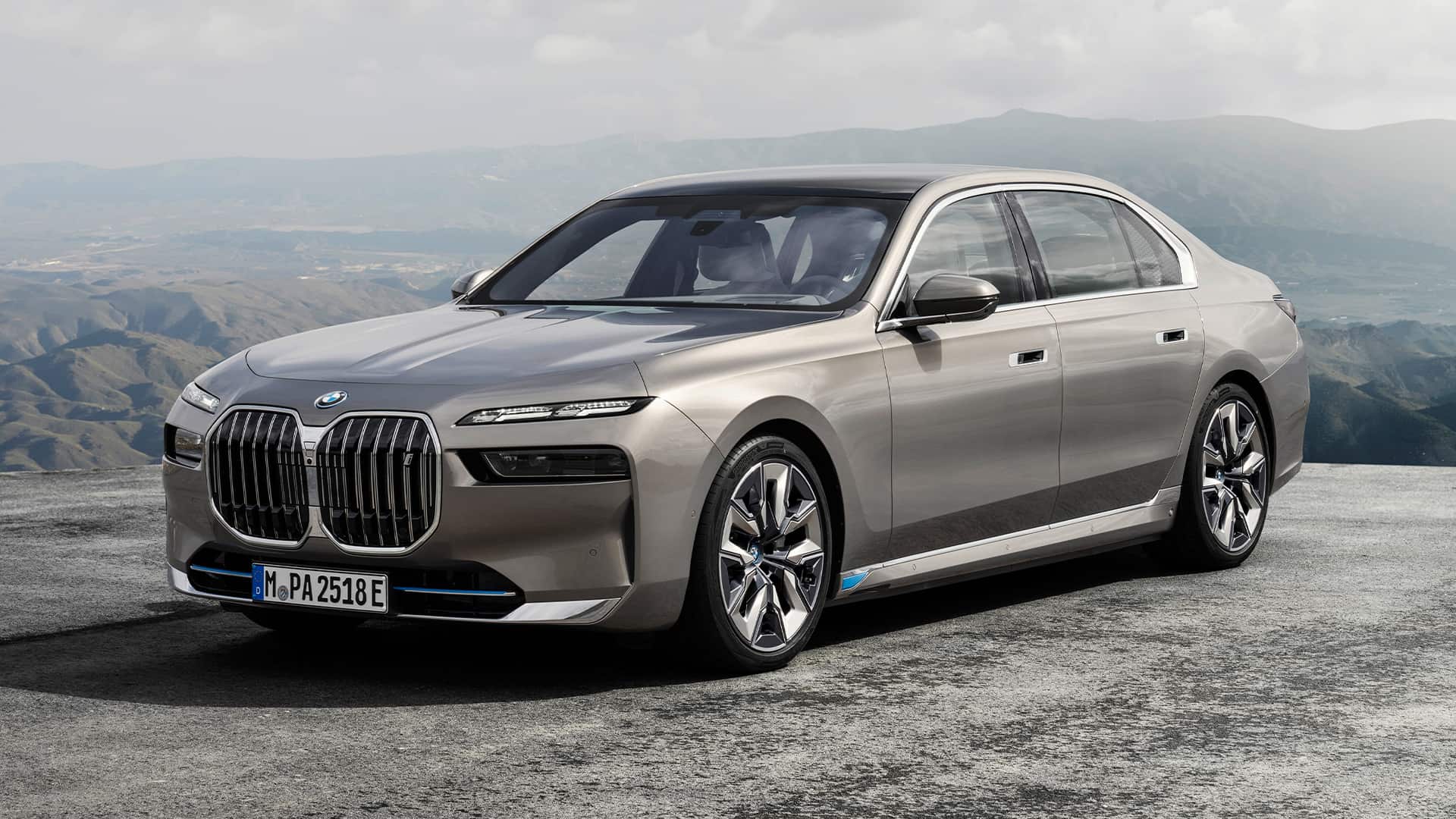 BMW i7