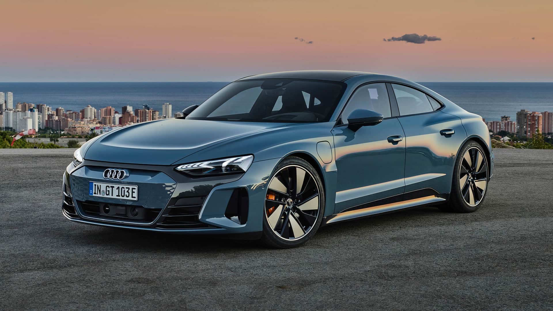 Audi e-tron S quattro